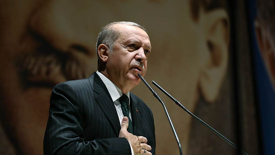Эрдоган призвал отказаться от доллара во внешнеторговых расчетах