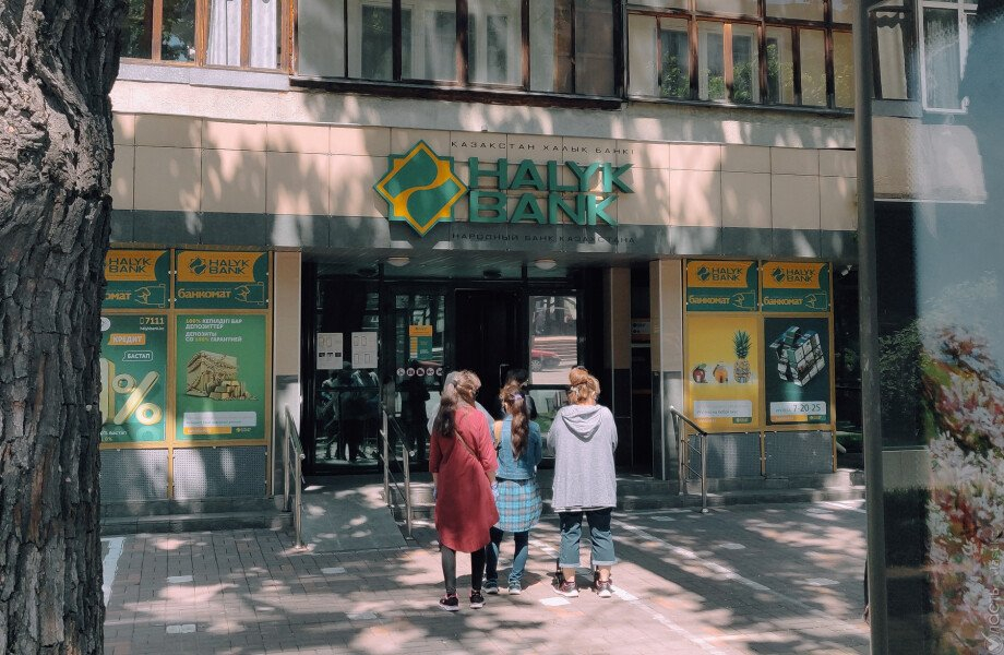 В Алматы туроператоры, отделения сотовой связи и банки начнут работу без ограничений с 18 мая