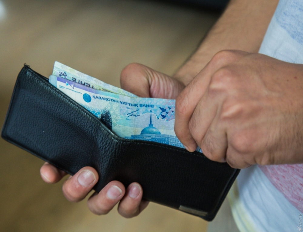 Среднемесячная зарплата в Алматы в 2015 году составила 158 218 тенге 