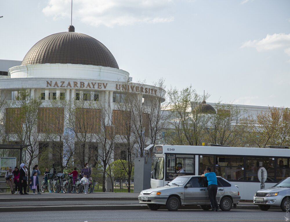 
В Казахстане начался прием заявлений на гранты на обучение в вузах 