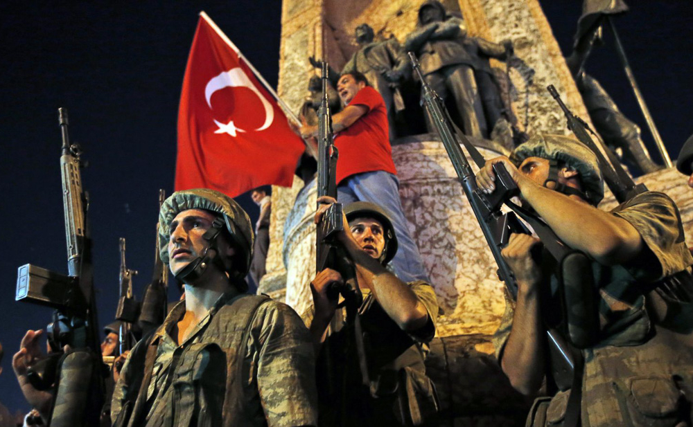 В Турции 128 человек приговорили к пожизненному заключению за попытку военного переворота