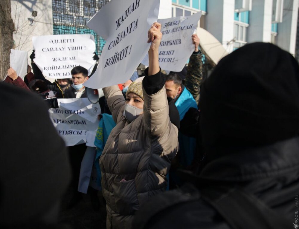 Активисты «Oyan, Qazaqstan!» и Демпартии требуют возбуждения уголовного дела против полиции