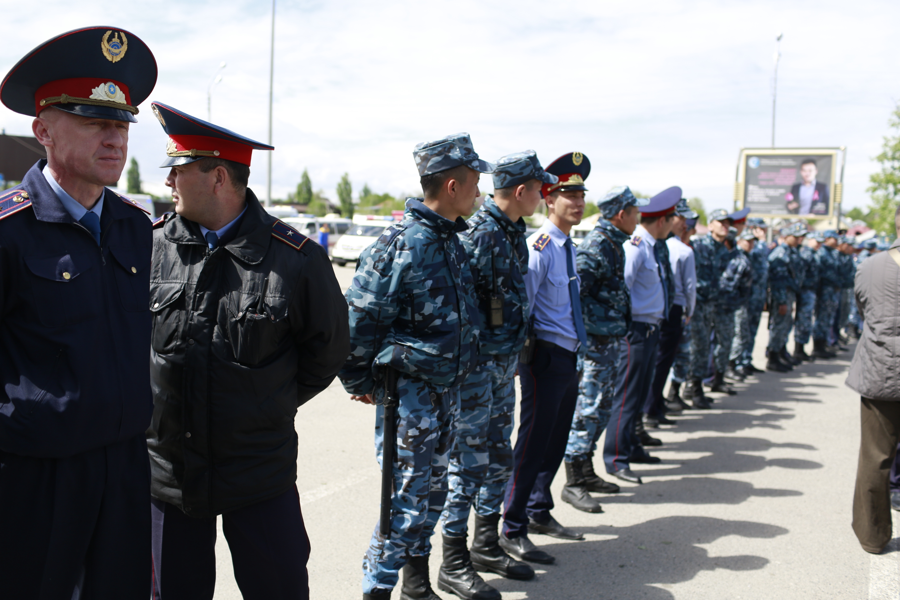 Форма казахстанского полицейского