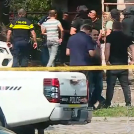 В «Банке Грузии» в Кутаиси остаются в заложниках 12 человек