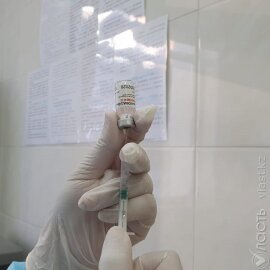 Добровольная вакцинация от коронавируса в столице начнется с середины апреля