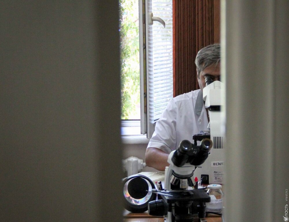 Всего восемь лабораторий в Алматы имеют разрешение на диагностику коклюша 