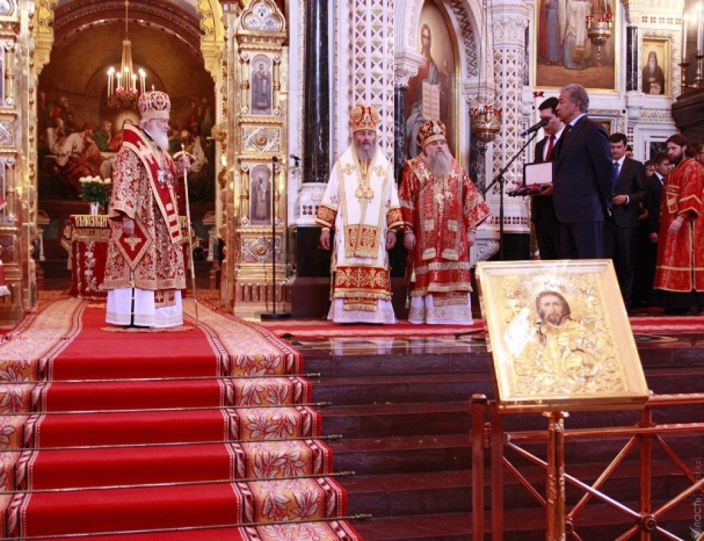  Патриарх Кирилл удостоен ордена «Достык»