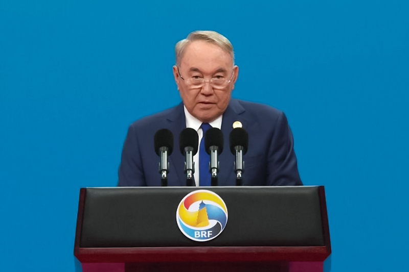Назарбаев считает успешной и жизнеспособной китайскую модель Шелкового пути 