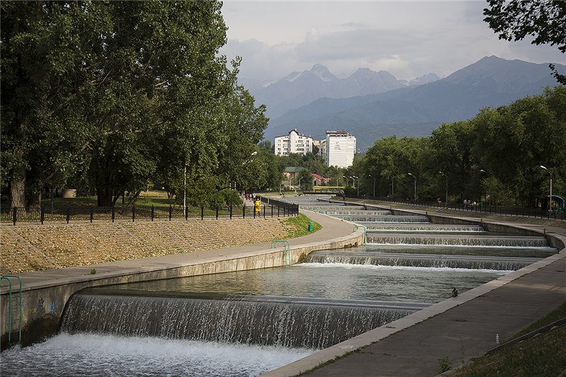 Алматы нужно 2250 гектаров парков и скверов