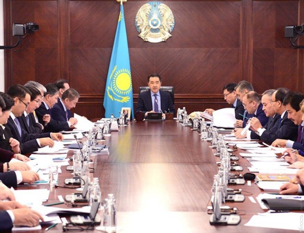 Сагинтаев провел заседание Нацкомиссии по переводу казахского алфавита на латиницу 