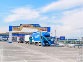 Реконструкция пунктов пропуска на границе Казахстана с тремя государствами привела к скоплению автотранспорта 