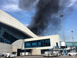 В Алматы горят складские помещения