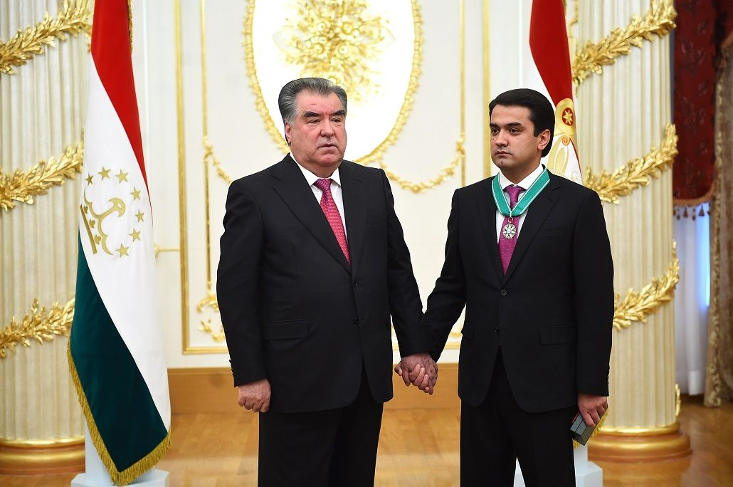 Таджикская интрига: Рахмон или Эмомали? 