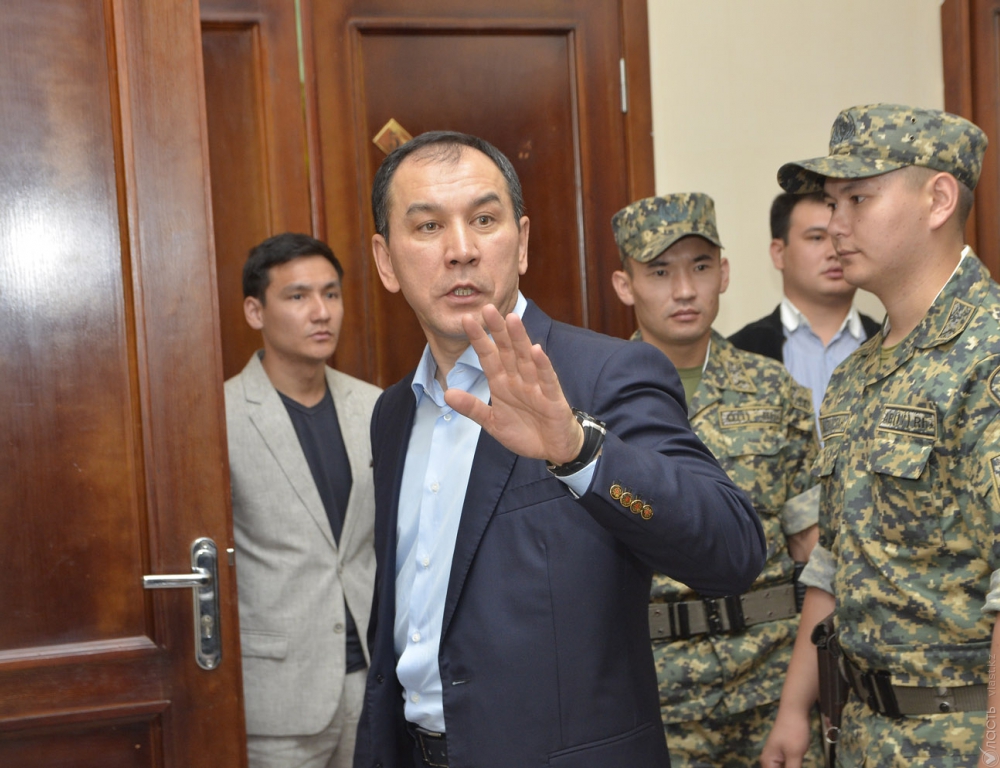 Экс-аким Карагандинской области заявил об угрозах в свой адрес и отказался от своих показаний