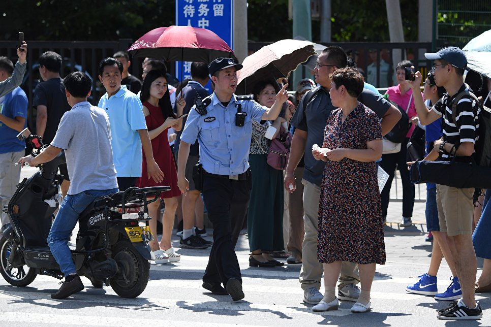 Возле посольства США в Пекине прогремел взрыв