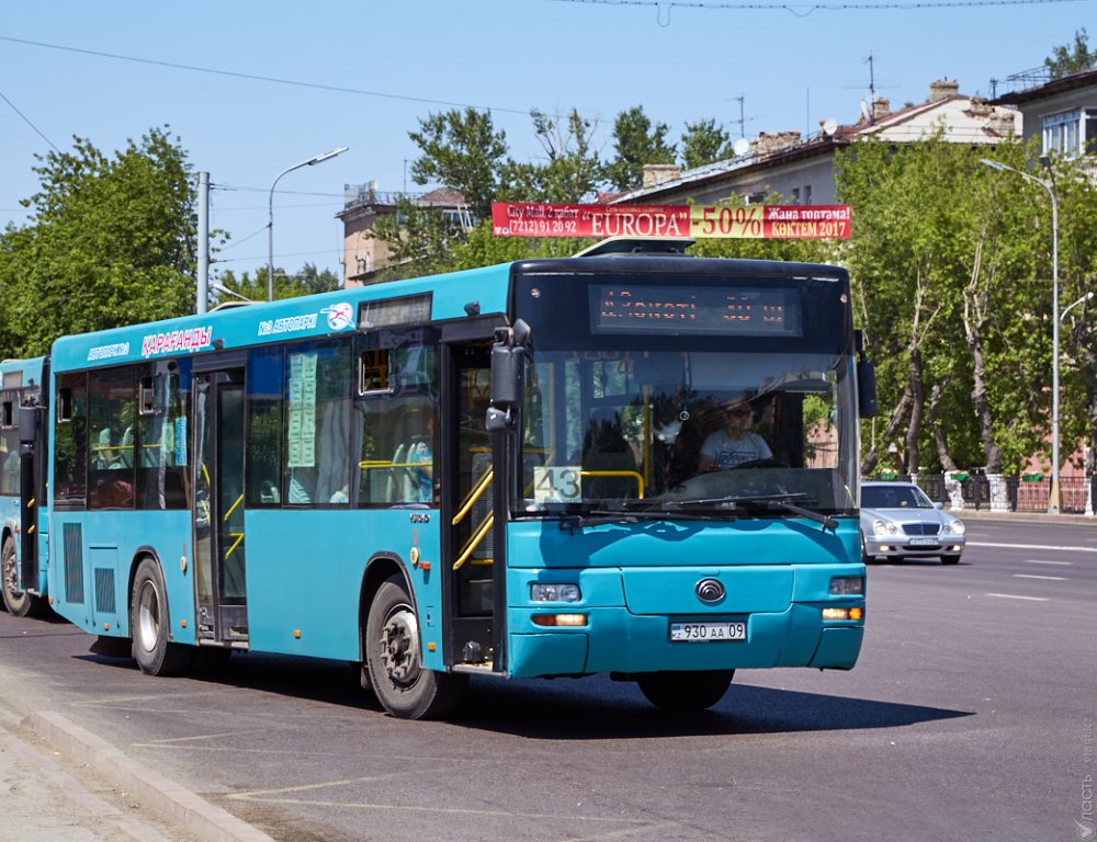 Чиновников Карагандинской области обязали ездить на автобусах