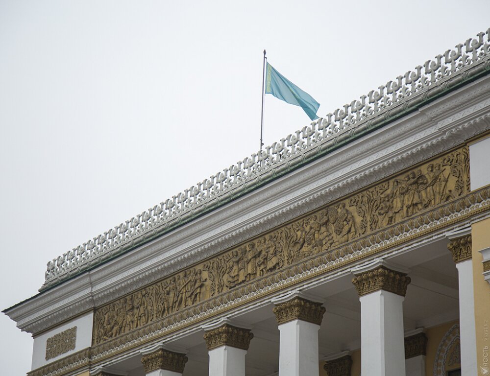 Жалаңаш көлік порно Софи Марсоның сексуалды фильмін онлайн көріңіз