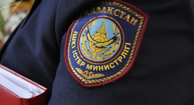 ​В Карагандинской области задержан полицейский, подозреваемый в изнасиловании 14‑летней девочки