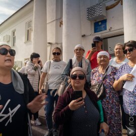 Жители Кульсары и дачных массивов Уральска требуют немедленно решить проблемы с затопленным жильем