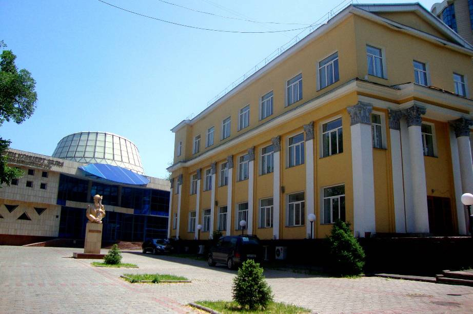 Суд восстановил Ботакоз Копбаеву в должности проректора консерватории им. Курмангазы