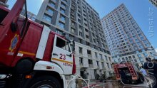 В Астане тушат пожар в жилом комплексе