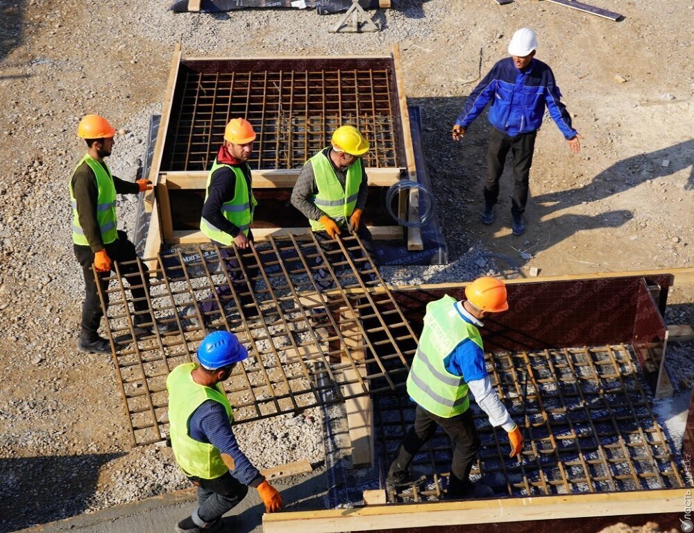 Больше всего трудовых мигрантов в Казахстане – из Китая и Узбекистана