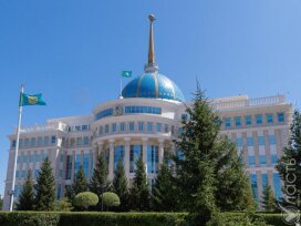 Токаев перечислил 7 млн тенге в фонд поддержки казахского языка