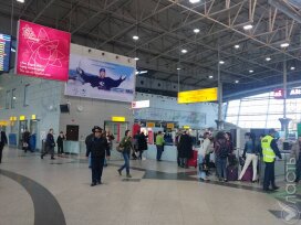 В аэропорту Алматы задерживается несколько рейсов