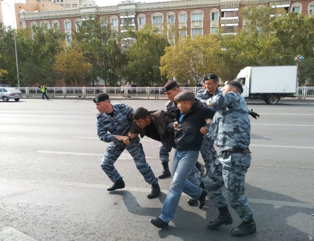 57 человек задержаны в столице и Алматы – МВД
