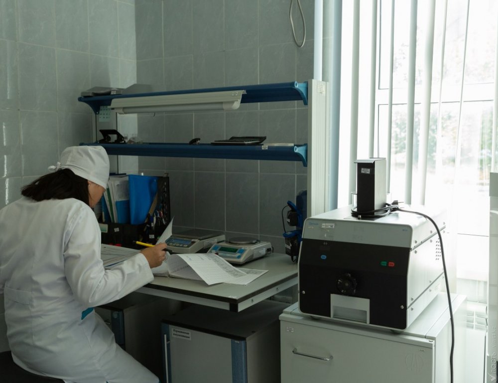 Пятой заболевшей коронавирусом в Атырау является медсестра городской поликлиники 