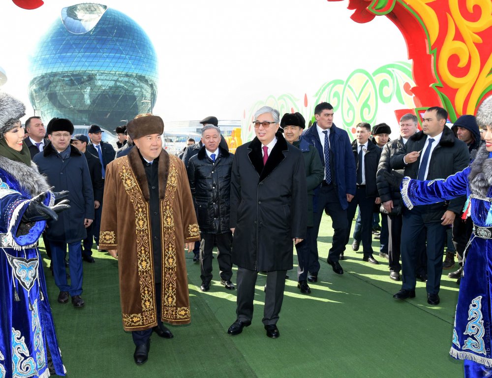 Назарбаев и Токаев вместе поздравили жителей Астаны с праздником Наурыз