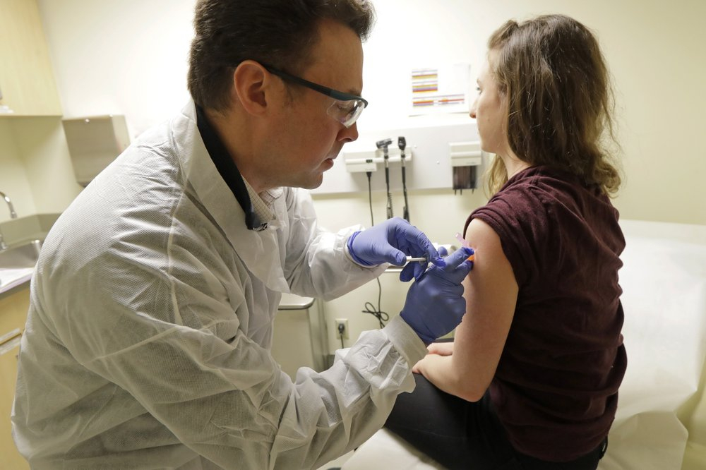 В США начали тестировать на людях вакцину от коронавируса