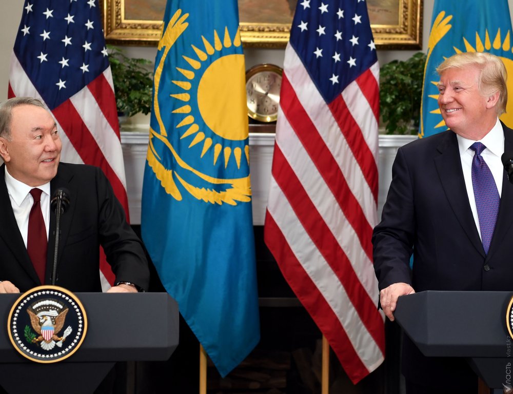 Назарбаев намерен поддерживать контакты с Трампом