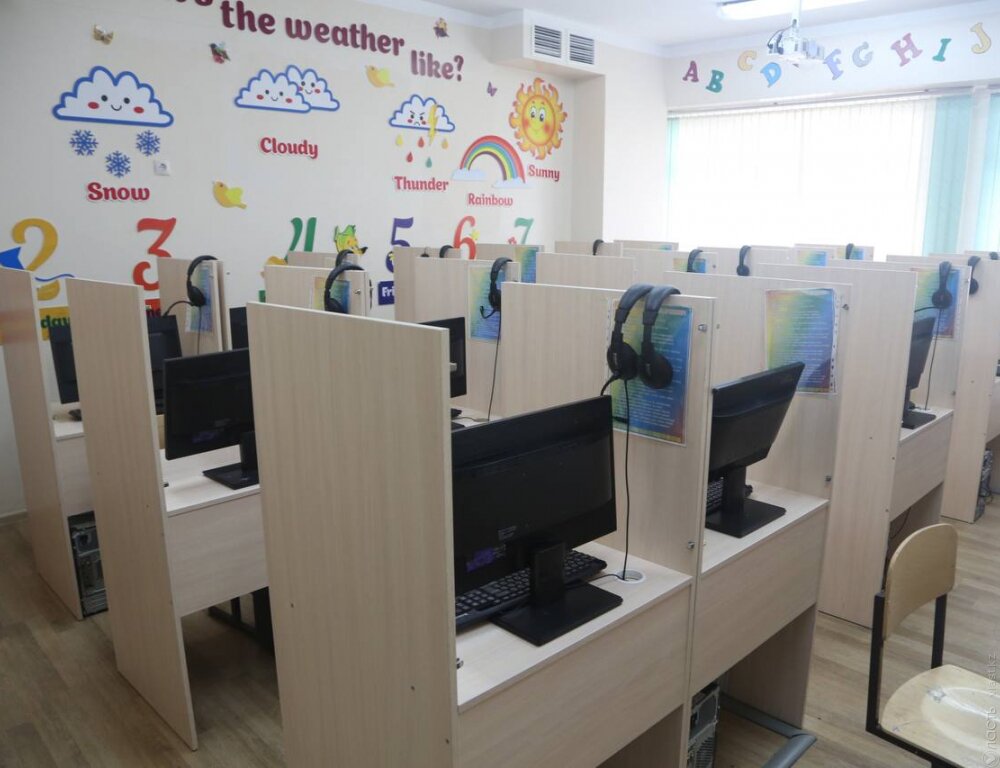 В Усть-Каменогорске более 2,6 тыс. школьников перевели на онлайн-обучение из-за ОРВИ и гриппа