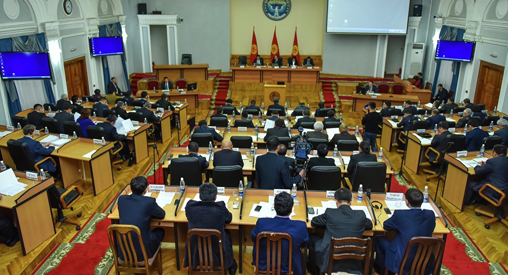 ​Правительство Кыргызстана вновь может быть расформировано