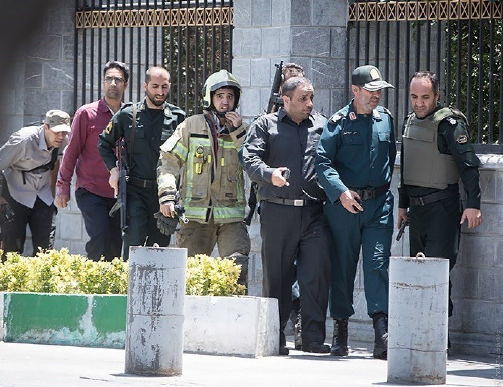 ИГ взяла на себя ответственность за нападение на иранский парламент и мавзолей Хомейни