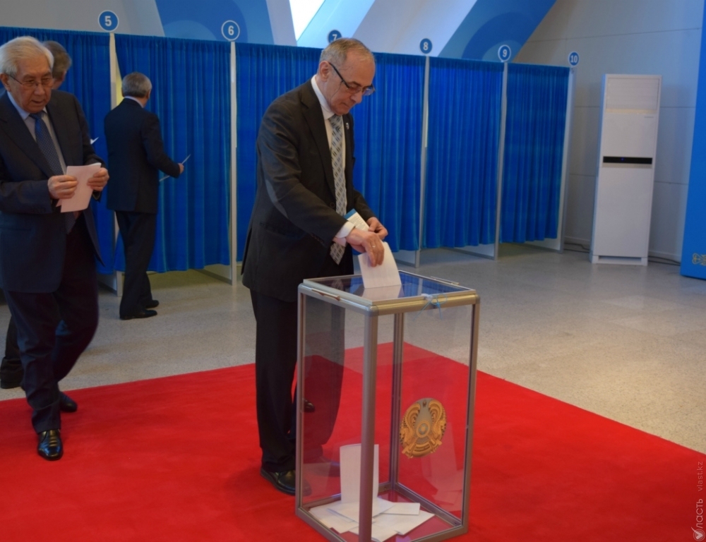 Ассамблея народа Казахстана выбирает депутатов