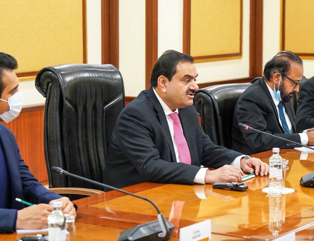 Индийский миллиардер и глава Adani Group заявил, что заинтересован в долгосрочных инвестициях в Казахстан