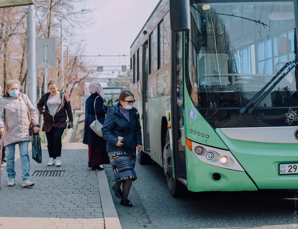 Общественный транспорт Алматы будет работать до 19 часов