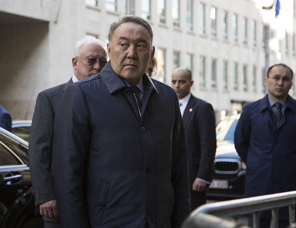 Назарбаев выразил соболезнования президенту Франции 