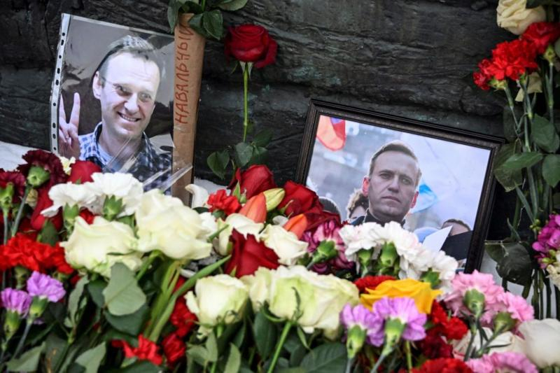 Следователи требуют похоронить Алексея Навального тайно, заявила мать политика