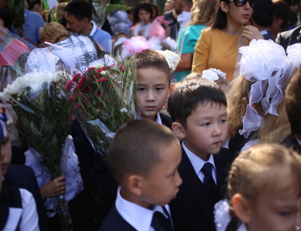 380 тысяч первоклассников пойдут в школу в этом году – Сагадиев