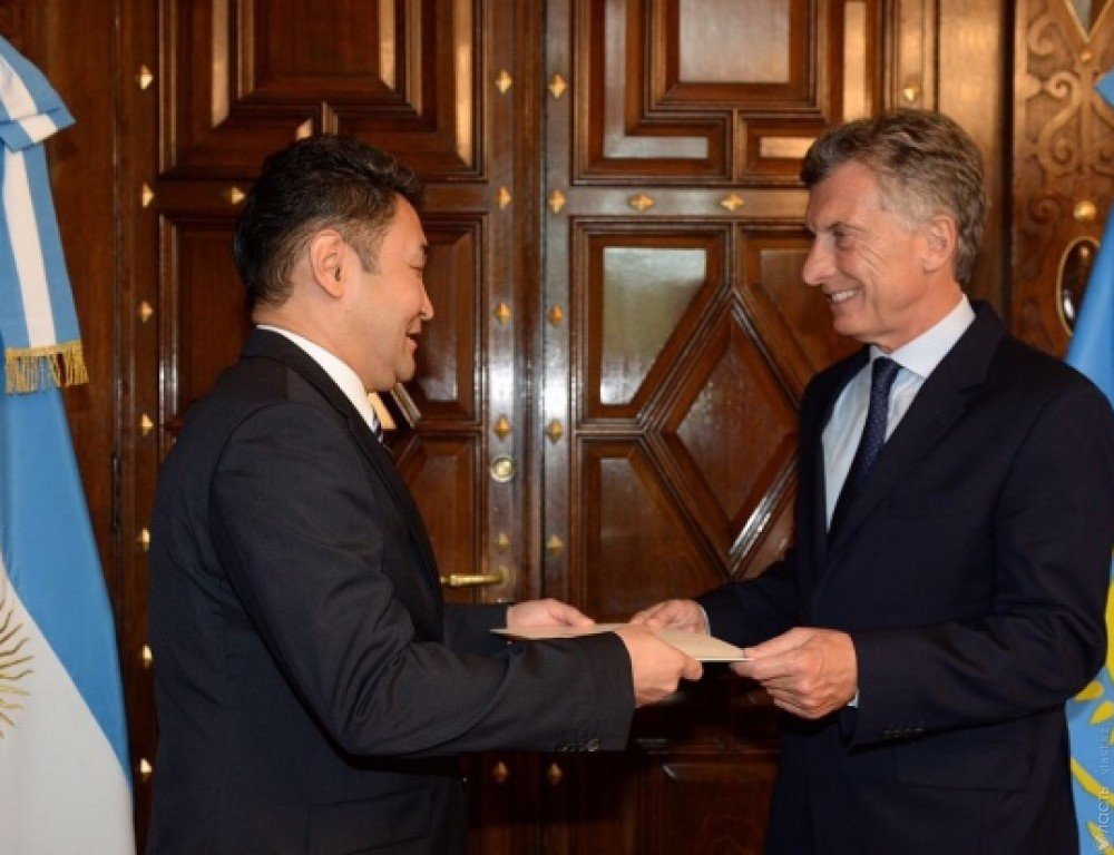 Посол Казахстана в Аргентине вручил верительные грамоты Маурисио Макри