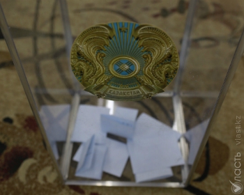 Кандидаты в президенты Кусаинов и Сыздыков проголосовали в Астане