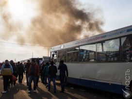 Пять контейнеров с товарами горели на одном из рынков Алматы