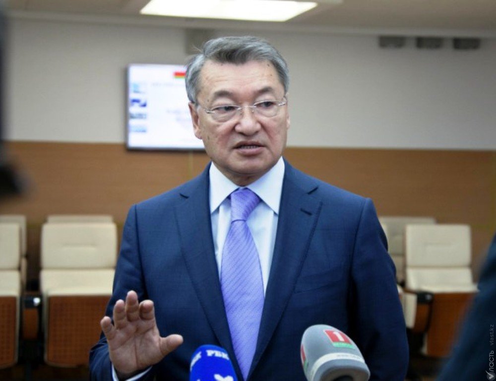 Назарбаев продлил полномочия Ахметова, достигшего пенсионного возраста