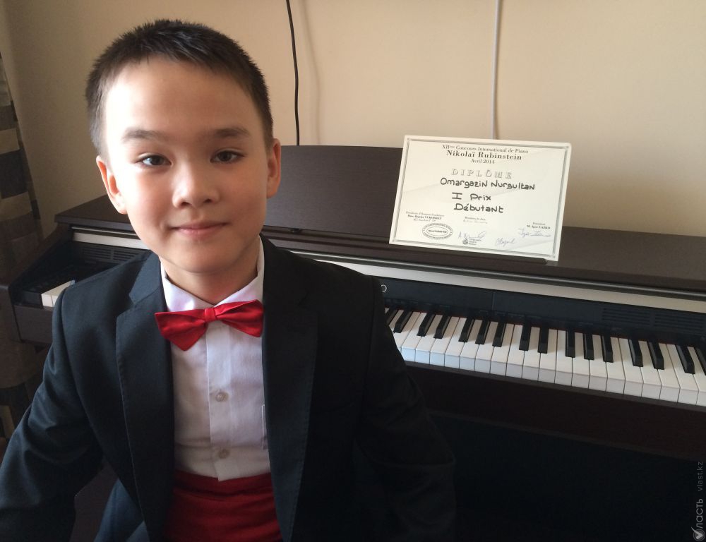 Юный пианист из Казахстана победил на престижных конкурсах во Франции