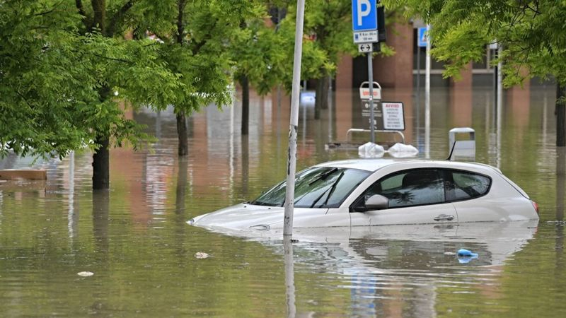 Жертвами наводнения в Италии стали 13 человек