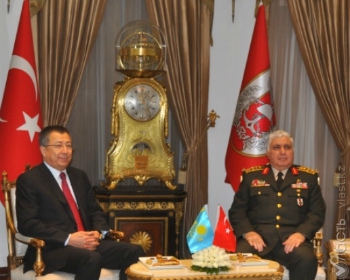 Посол Казахстана в Турции обсудил с начальником генштаба вооруженных сил взаимодействие двух стран в военной сфере