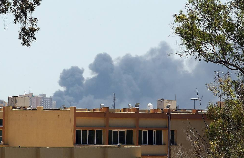 40 человек погибли при авиаударе по центру содержания мигрантов в Ливии 